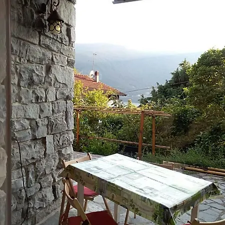 Viandante ... In Moto Tatil Evi Mandello del Lario